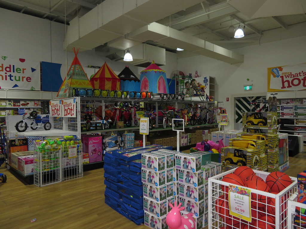 Toyworld (former Toys R Us) Gepps Cross A smaller toy stor… Flickr
