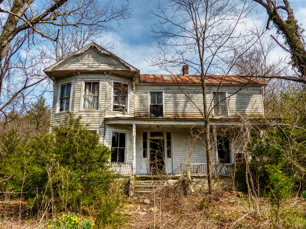 abandoned house near Eagle Rock, Virginia Kipp Teague Flickr