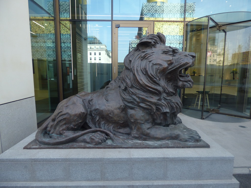 HSBC UK bronze lion statues in Centenary Square HSBC UK br… Flickr