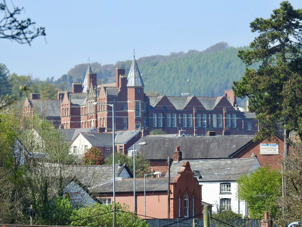 West Mon School, Blaendare Road, Pontypool 20 April 2019 Flickr