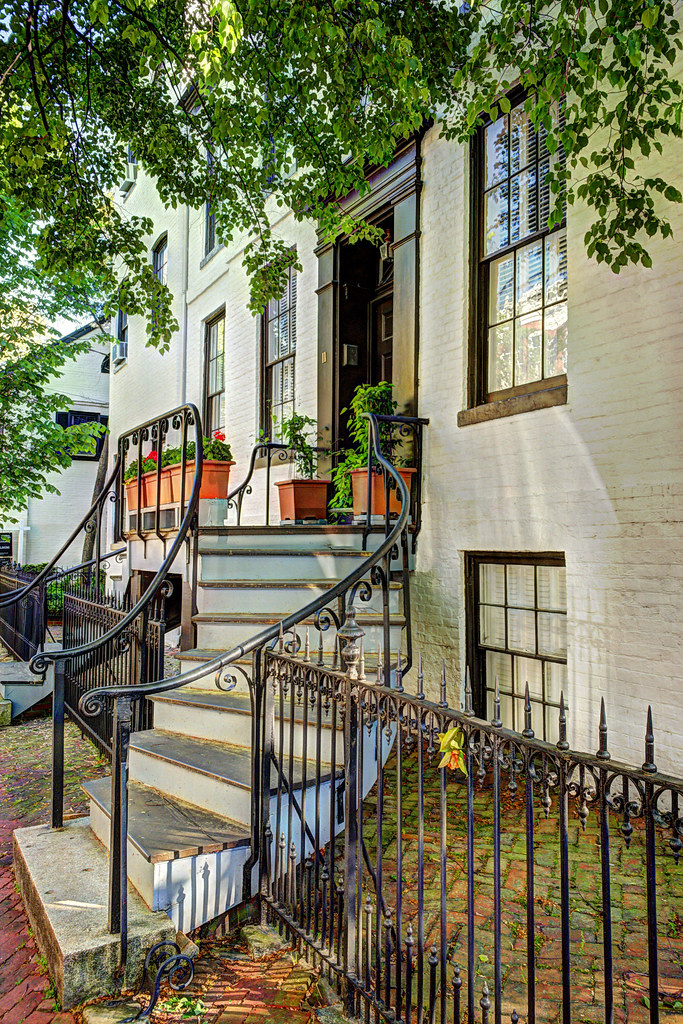 US MD Annapolis taking a stroll on Prince Street … Flickr