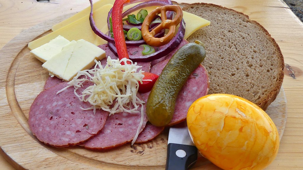 Brotzeit auf der Pfarralpe bei Missen Wurst und Käse mit G… Flickr