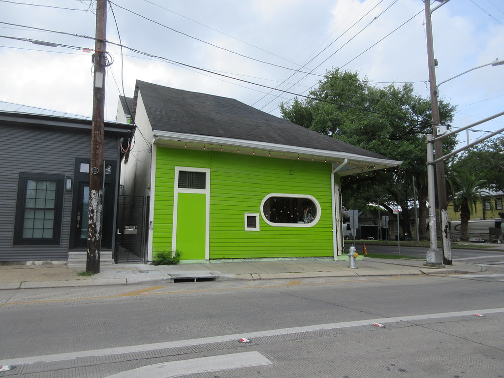 Tchoupitoulas Street Uptown New Orleans At Napoleon Avenue