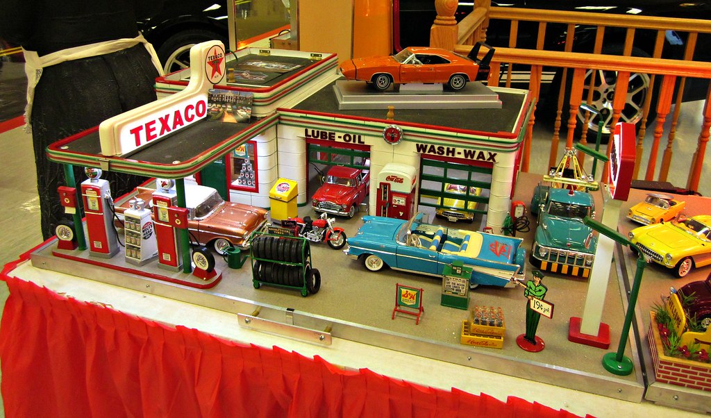 Memory Lane 2 Vernon's Antique Toy Shop, Swift Current, NL… R D C