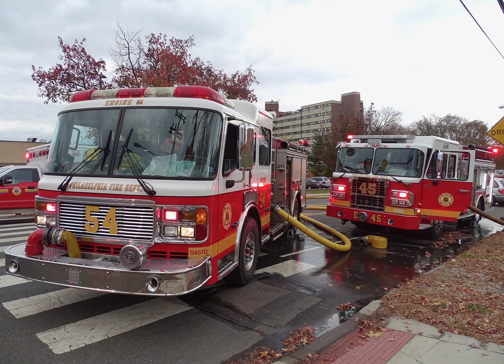 PFD Engine 54 & Engine 45 | Philadelphia Fire Department Eng… | Flickr
