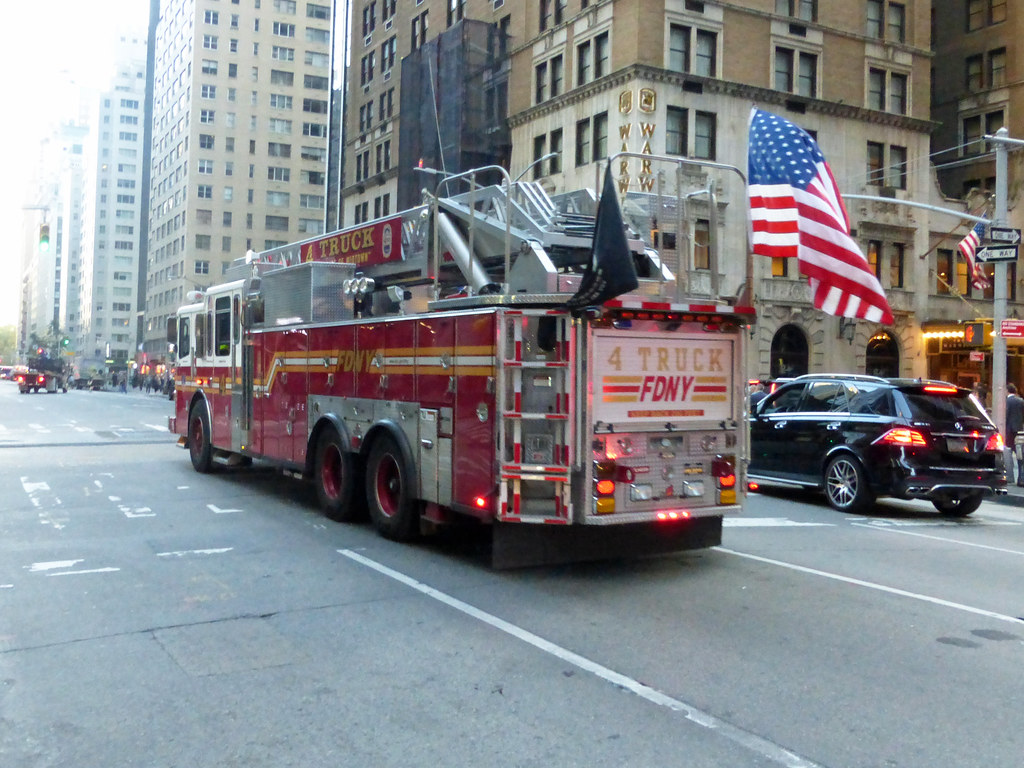 FDNY L4 Ladder 4 FDNY New York Fire Department Pride of mi… Flickr