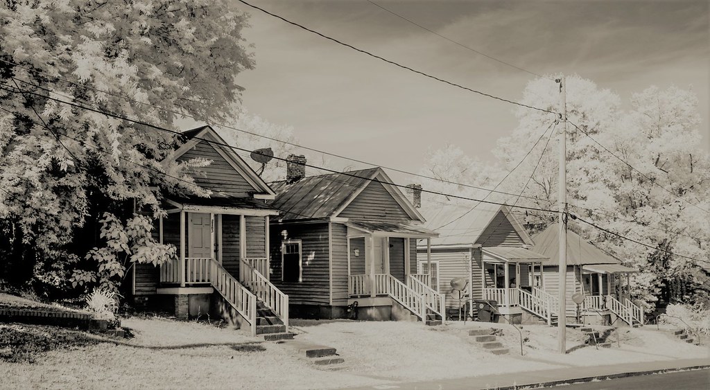 Pleasant Hill Macon, IR Image Neal Wellons Flickr
