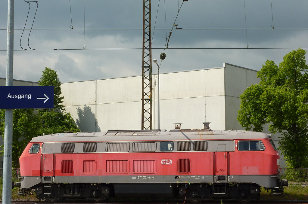 PfalzBahnLok Bahnhof MannheimRheinau Uwe Kulick Flickr