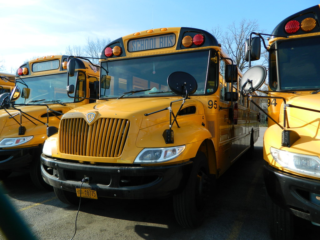 CaledoniaMumford Central School 95 Bus lot Caledonia, N… Flickr