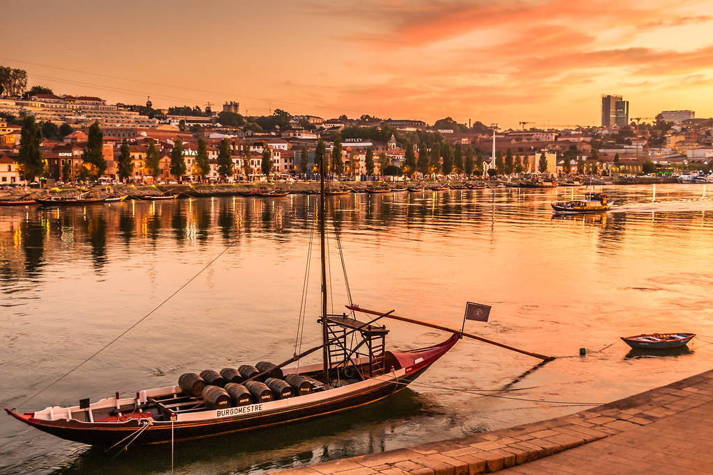 Coucher de soleil à Porto Porto à l'heure d'un petit