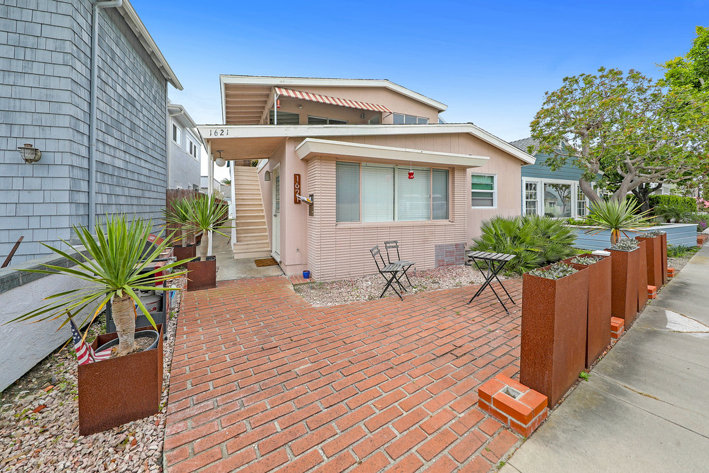 1621 E Balboa Blvd Flickr