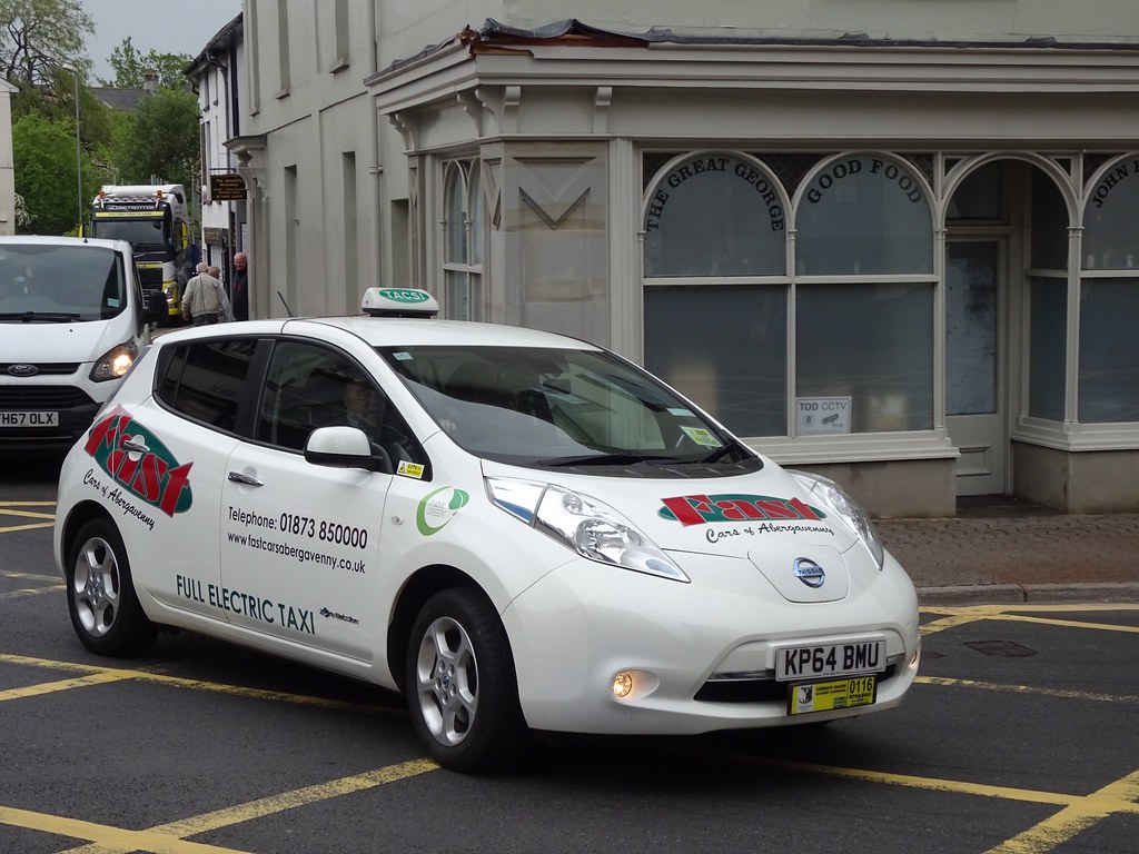 Nissan Leaf Taxi, Cross Street, Abergavenny 1 May 2019 Flickr
