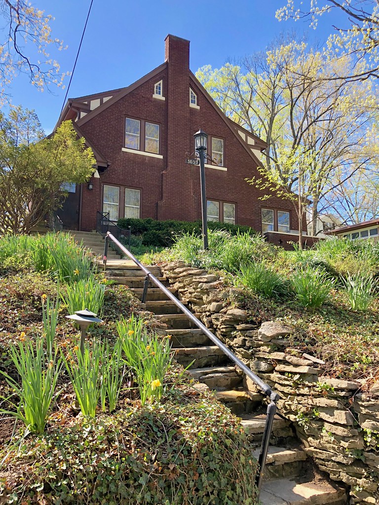 Middleton Avenue, Clifton, Cincinnati, OH Warren LeMay Flickr