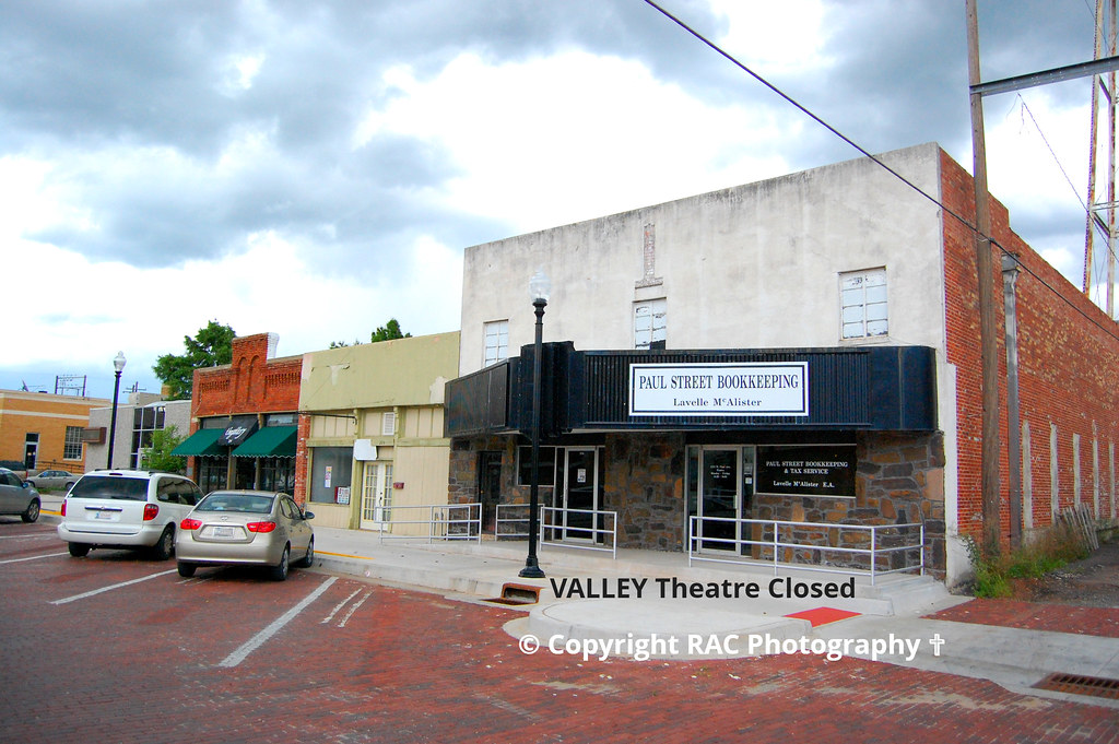 VALLEY Theatre Pauls Valley Ok Closed. VALLEY Theatre, l… Flickr