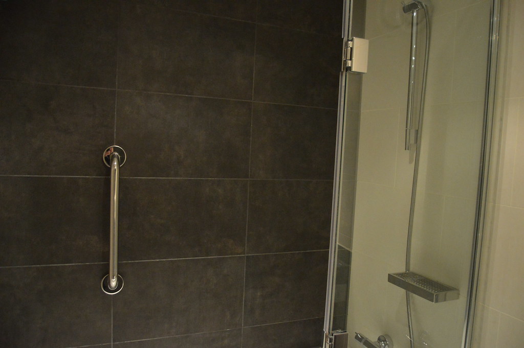 Hyatt Place HeathrowBathroom Shower dpk 4588 Flickr