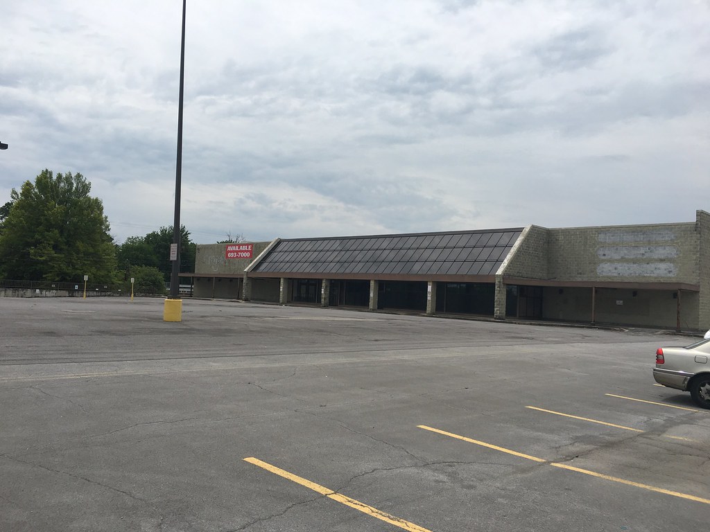 Former Kroger (Clinton Hwy.) Knoxville, TN greenth1ng Flickr