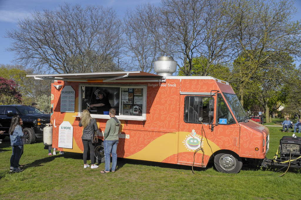 Flickriver Photoset 'Friday Night Food Trucks at Riverside Park' by