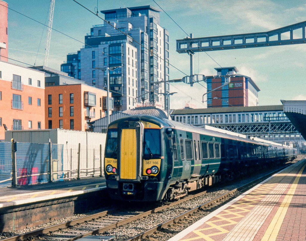 387166 at Slough bound for London Paddington. Mamiya C220.… Flickr