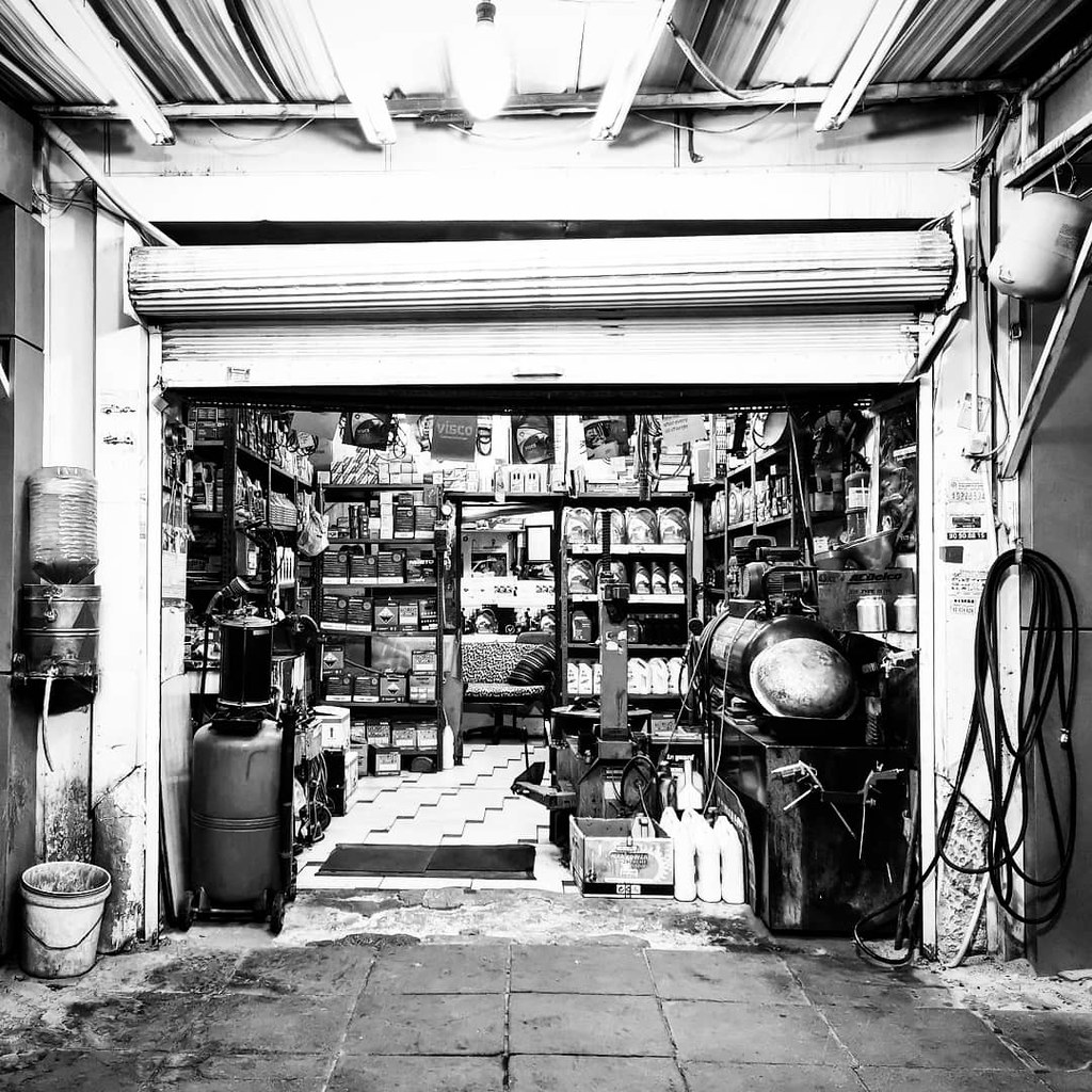 Garage in Kuwait city Mohammad Abbas Flickr
