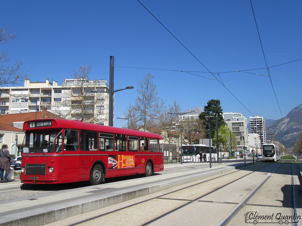 SAVIEM SC 10PF Association Standard 216 & IVECO BUS Cro… Flickr