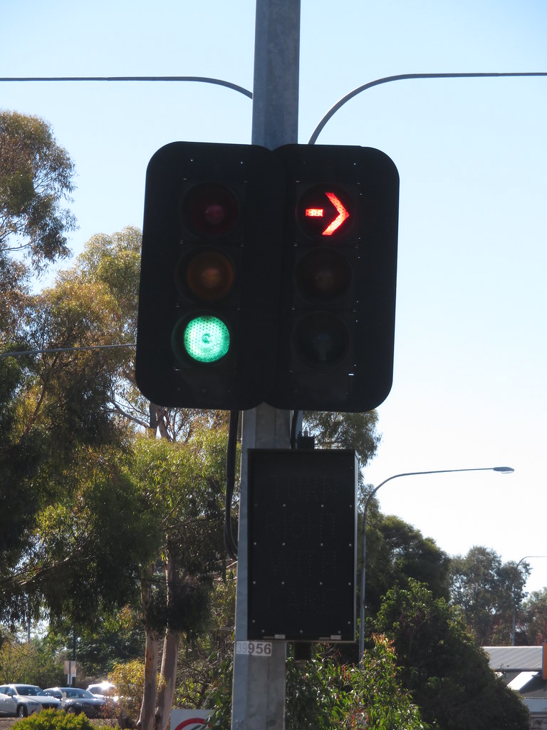 1990s Aldridge Traffic lights on North East Rd/TTP northwe… Flickr