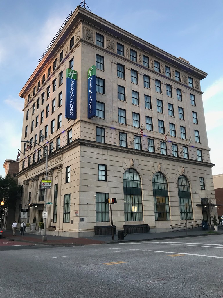 Holiday Inn Express Hotel/Former Old Town National Bank (1… Flickr