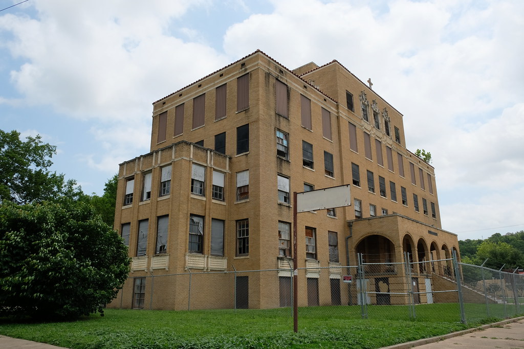 Nazareth Hospital, Mineral Wells, TX 03 05.23.19 Gene Ellison Flickr