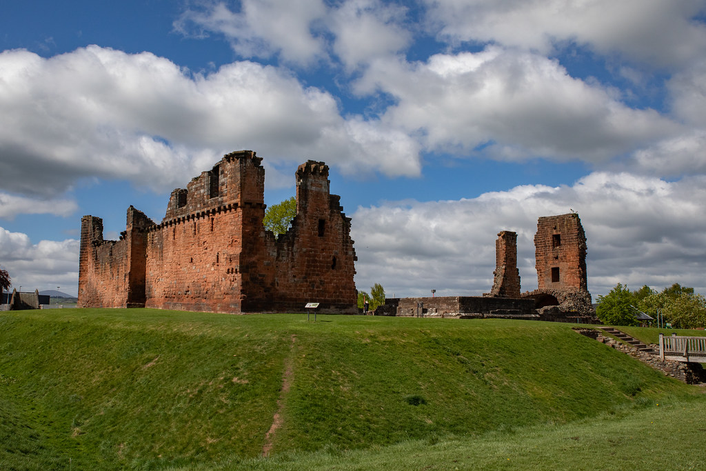 penrith castle ruin Defending the Border Penrith Castle wa… Flickr