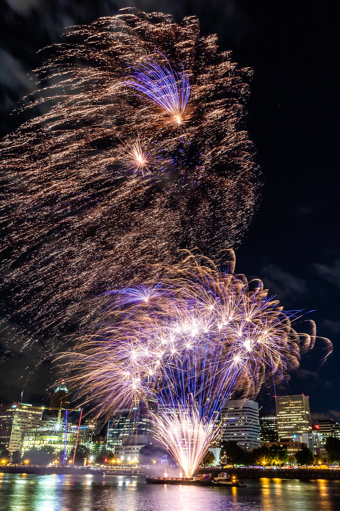 portland rose festival 2023 fireworks Fireworks Portland Rose Festival Fireworks marking the o… Flickr