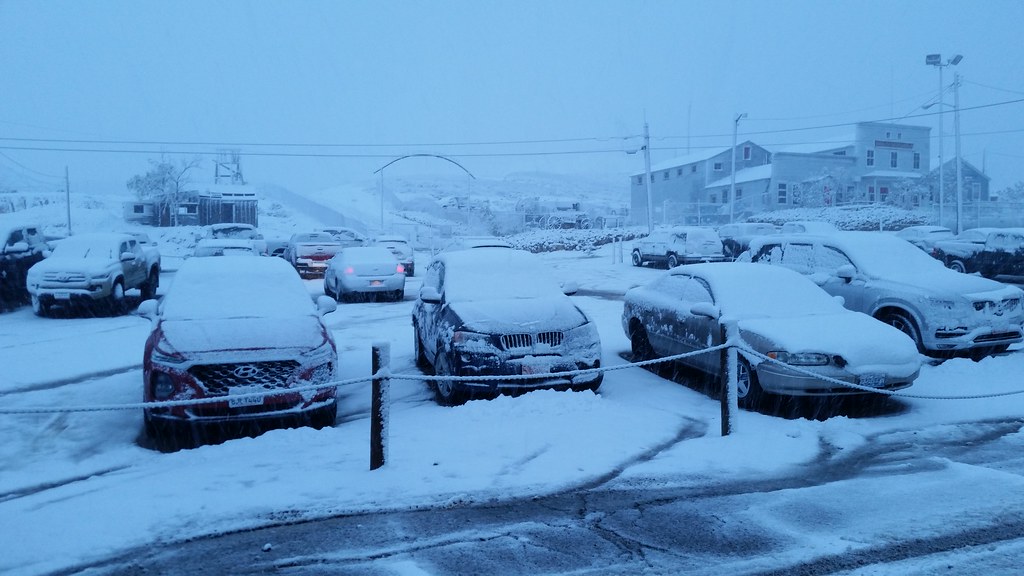 Memorial Day Snow in Tonopah Cars in the Mizpah Hotel park… Flickr