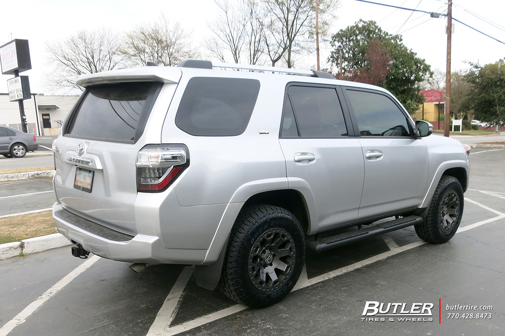 Toyota 4Runner with 18in Black Rhino Warlord Wheels and Toyo Open