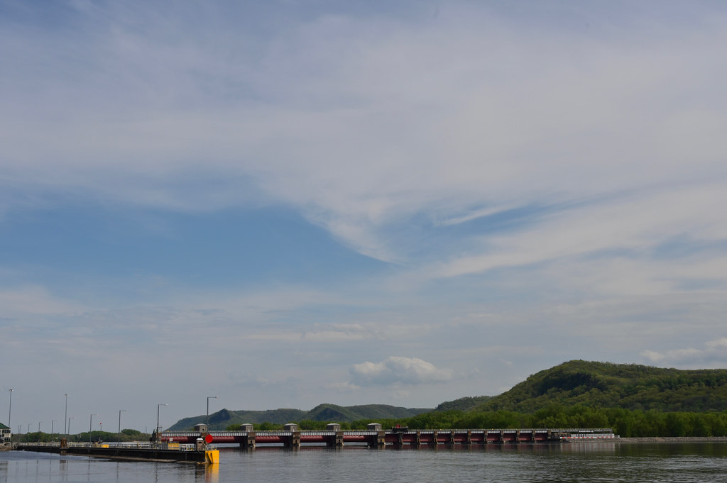 WJW_0750 Mississippi lock and dam Alma WI Bill Walderman Flickr