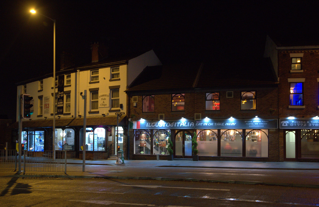 Il gusto d'Italia at night Italian restaurant in Ashton, P… Flickr