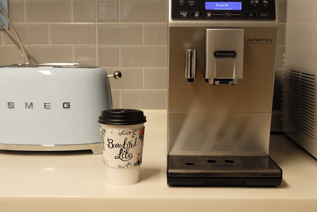 deLonghi Autentica Cappuccino Coffee Machine deLonghi Aute… Flickr