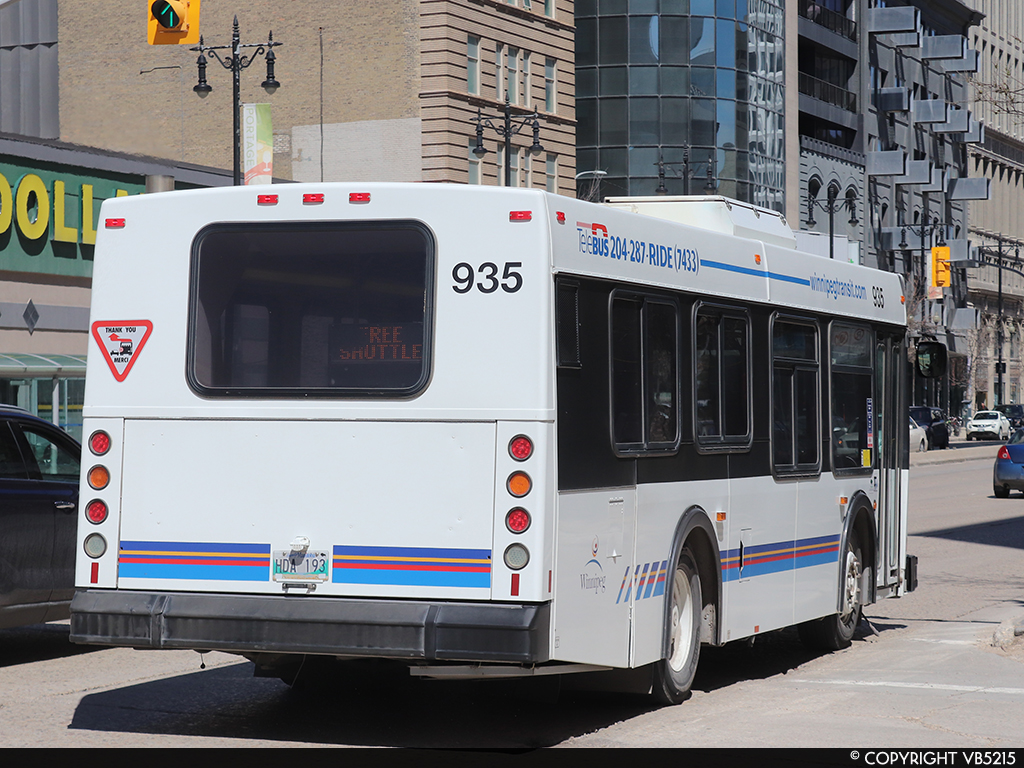 Winnipeg Transit 935 Winnipeg Transit 2001 New Flyer D30L… Flickr