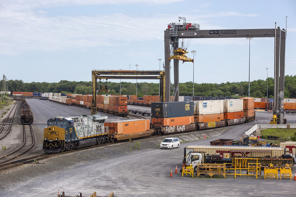 20190524 1639 CSX 1776 on Q016 Chambersburg, PA Q016 arr… Flickr