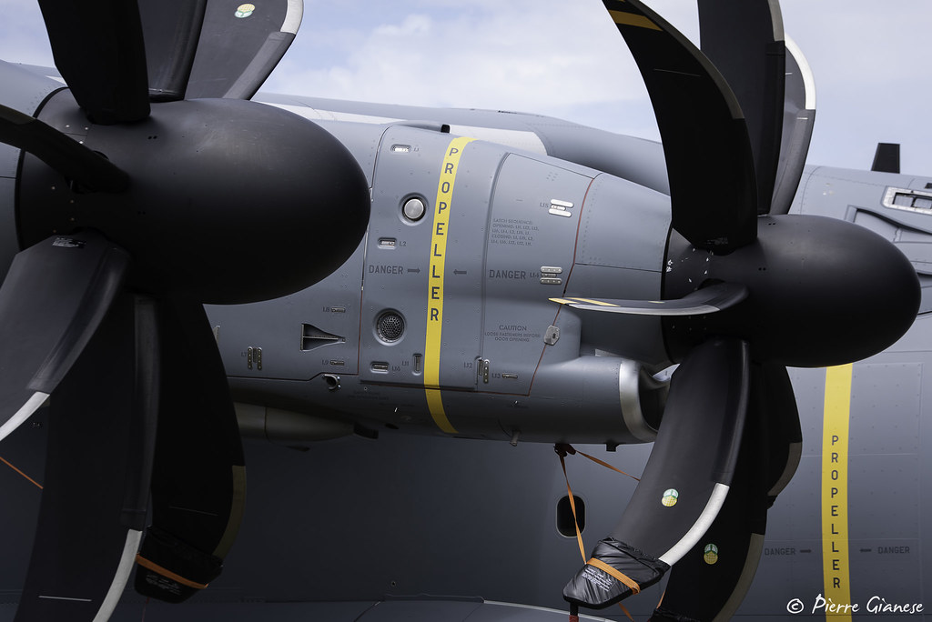 PROPELLER Airbus A400M "Atlas" Armée de l'Air / French A… Flickr