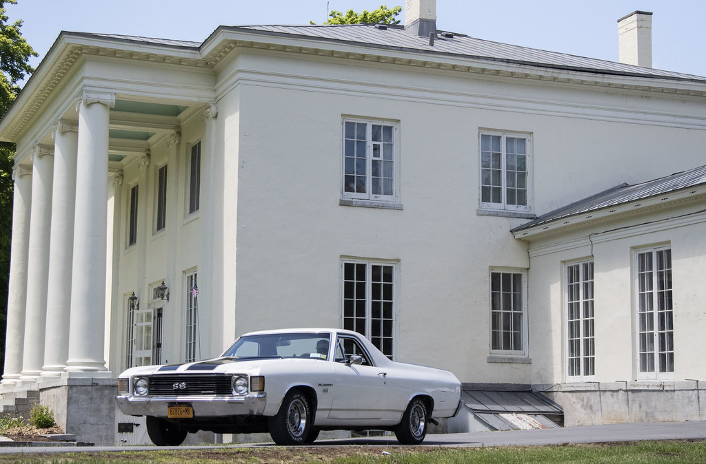LeRay Mansion Car Show Fort Drum held the LeRay Mansion Ca… Flickr