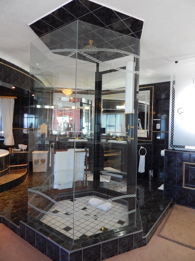 Clear Glass Kempton specializes in the fitting of Shop Fro… Flickr