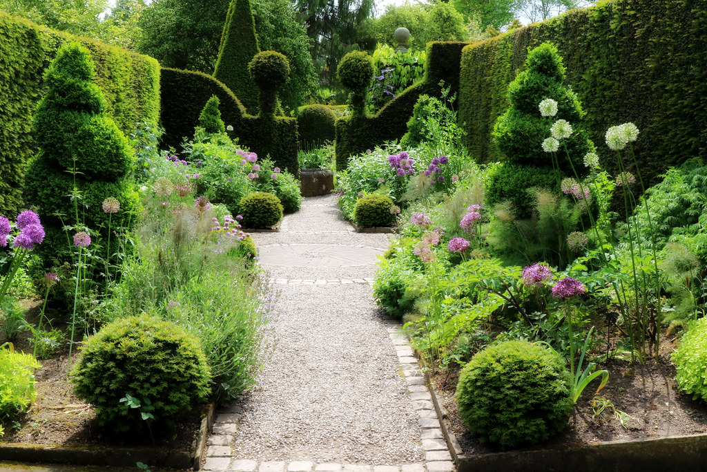 York Gate, Leeds Uk (2) A one acre garden created by the S… Flickr