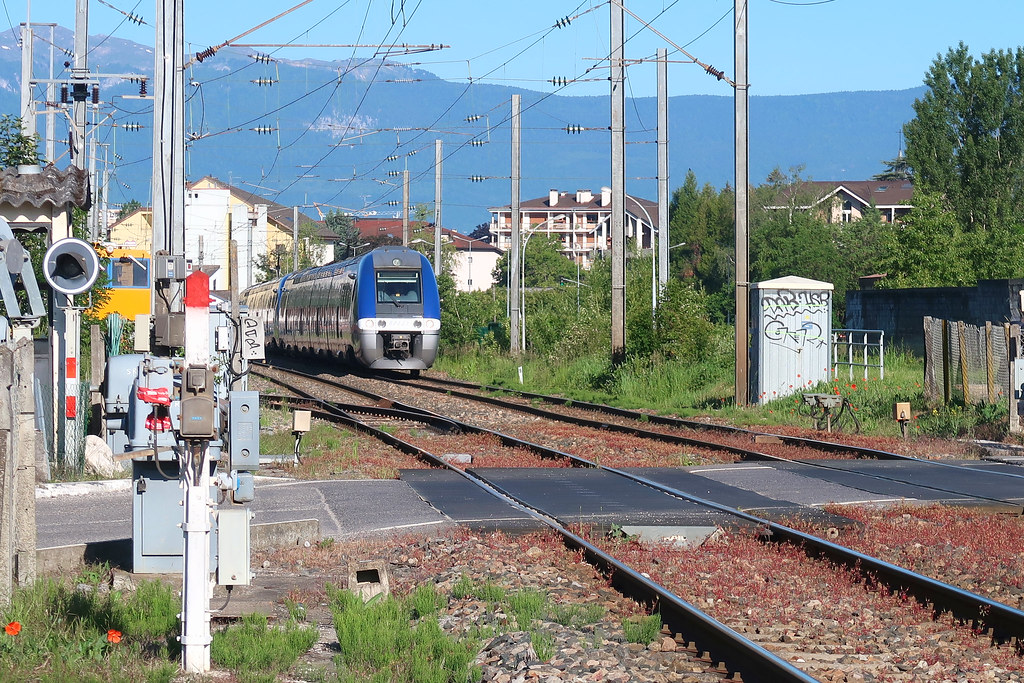 002. Les TERs en gare de Saint JulienenGenevois, France.… Flickr