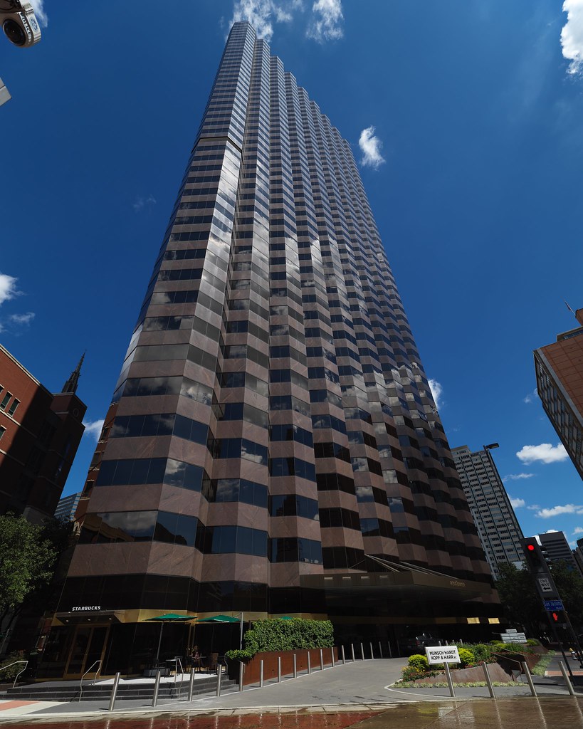 B_1042 Ross Tower, Dallas Mark Thompson Flickr