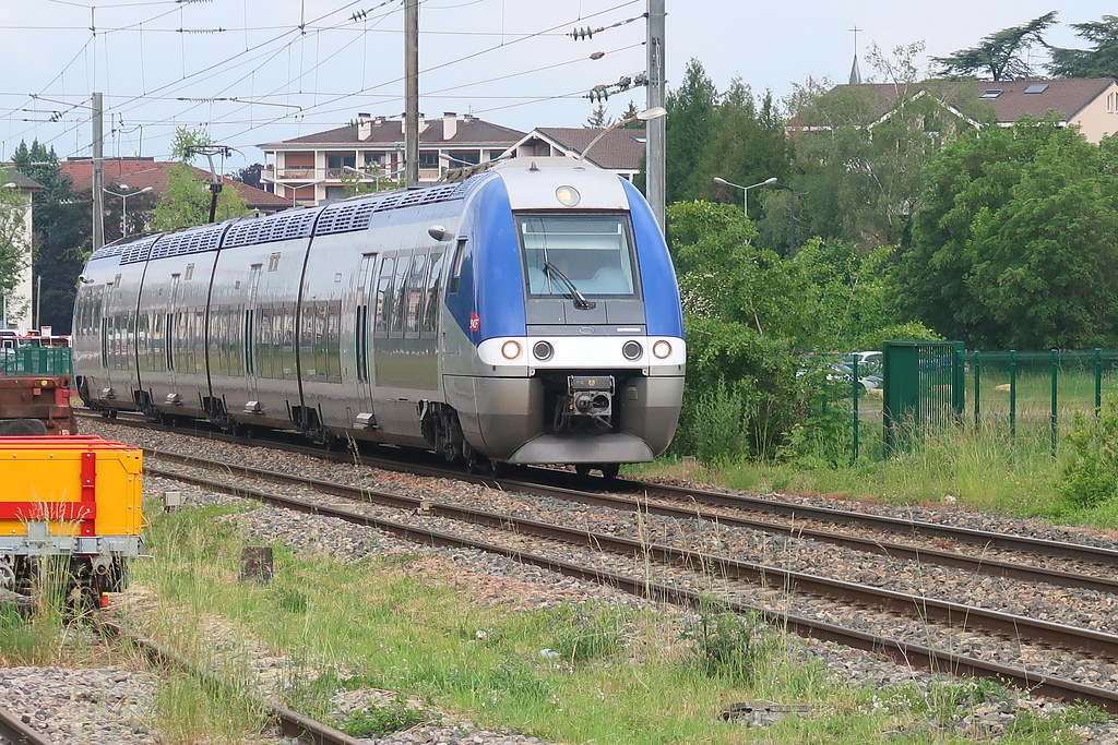 001. Un TER en gare de Saint JulienenGenevois, France (0… Flickr