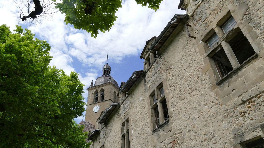 SaintAntoinel'Abbaye Implanté en Isère, aux portes de … Flickr