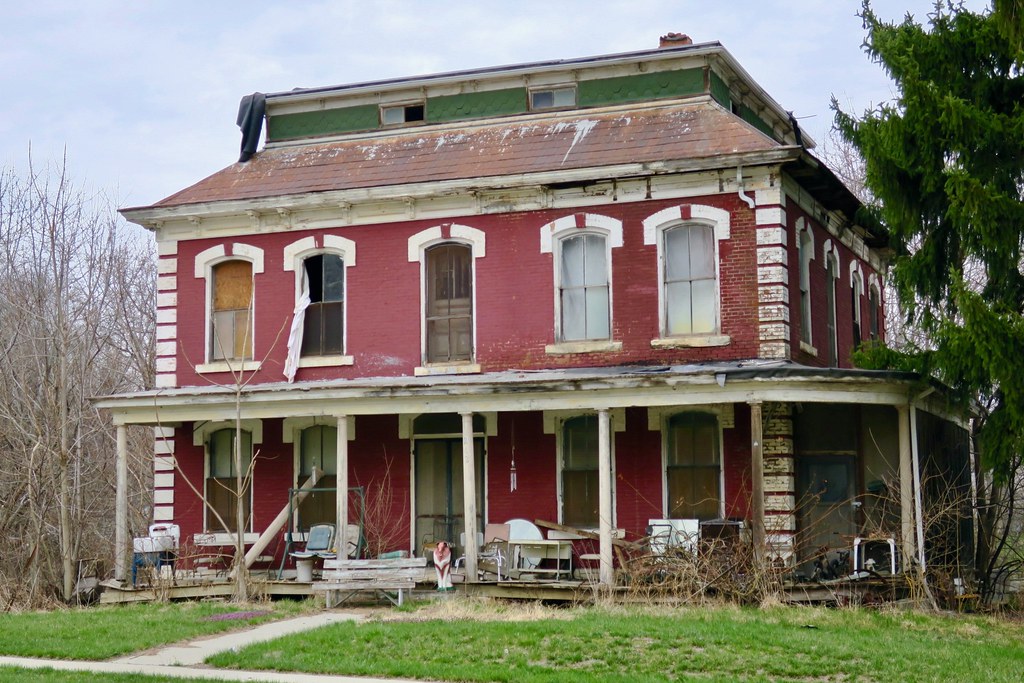 Large House, Rulo, NE A large house with junk on the front… Flickr