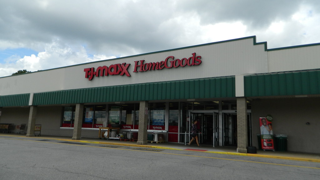 T.J. Maxx HomeGoods T.J. Maxx HomeGoods (57,288 square fee… Flickr