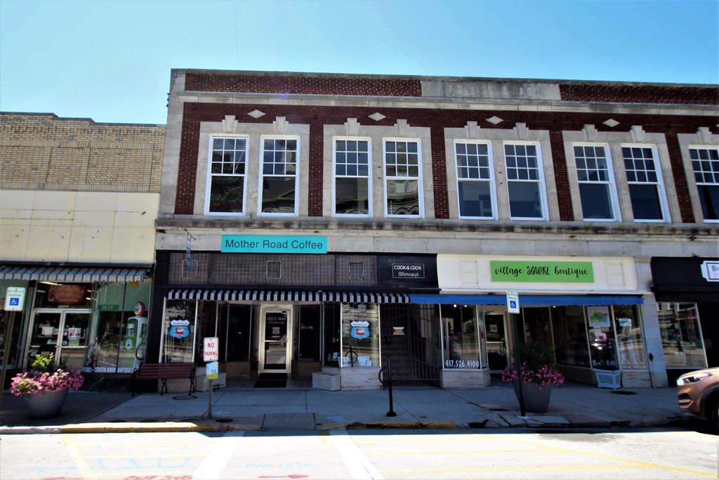 Carthage, Missouri Stores around the Courthouse square. Ca… Flickr