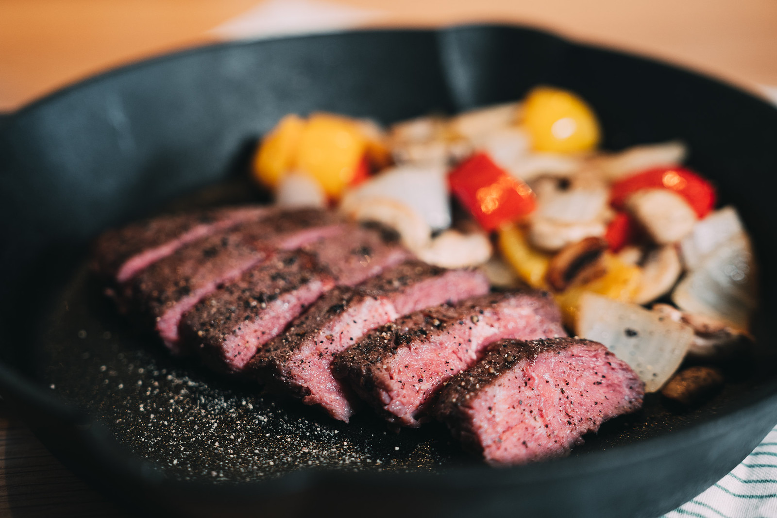 Why Is Rare Steak Safe To Eat And Rare Chicken Is Not? 12 Tomatoes