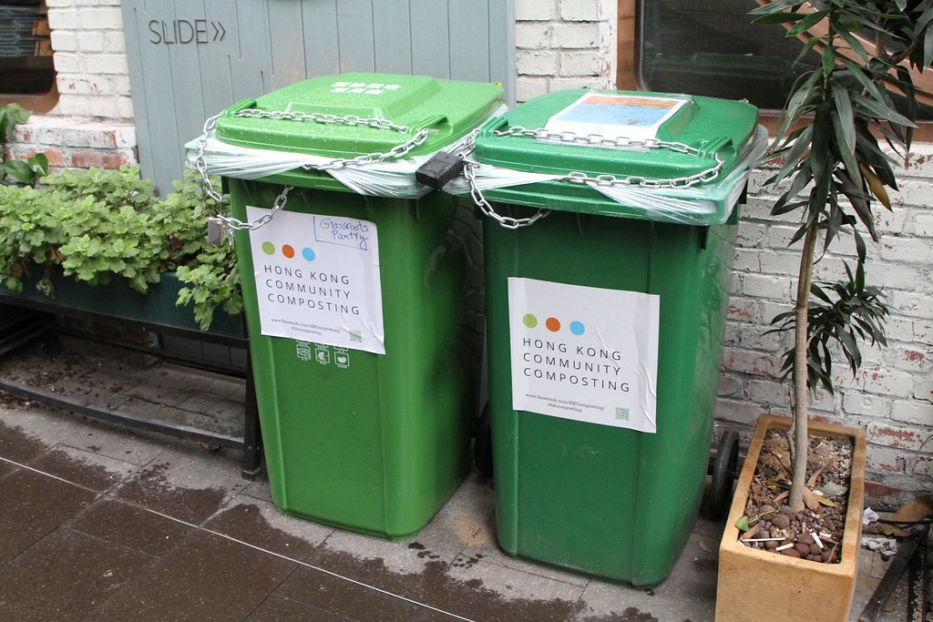 'Hong Kong Community Composting' bins outside restaurant G… Flickr
