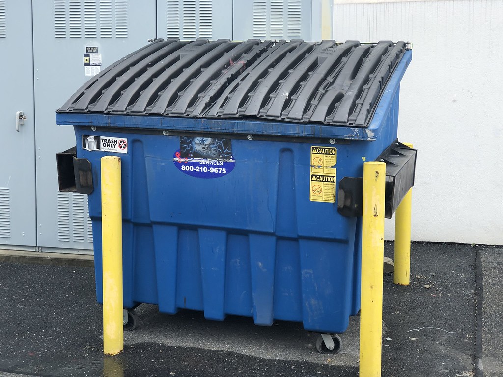 Republic Services plastic dumpster Never seen an oval repu… Flickr